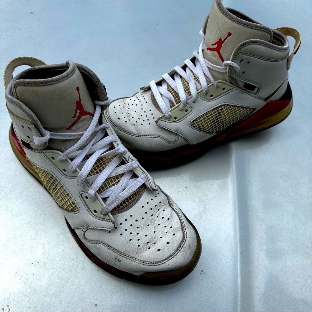 Jordan  Mars 270 size 10.5